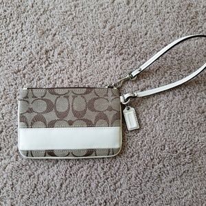 Coach wristlet NWOT